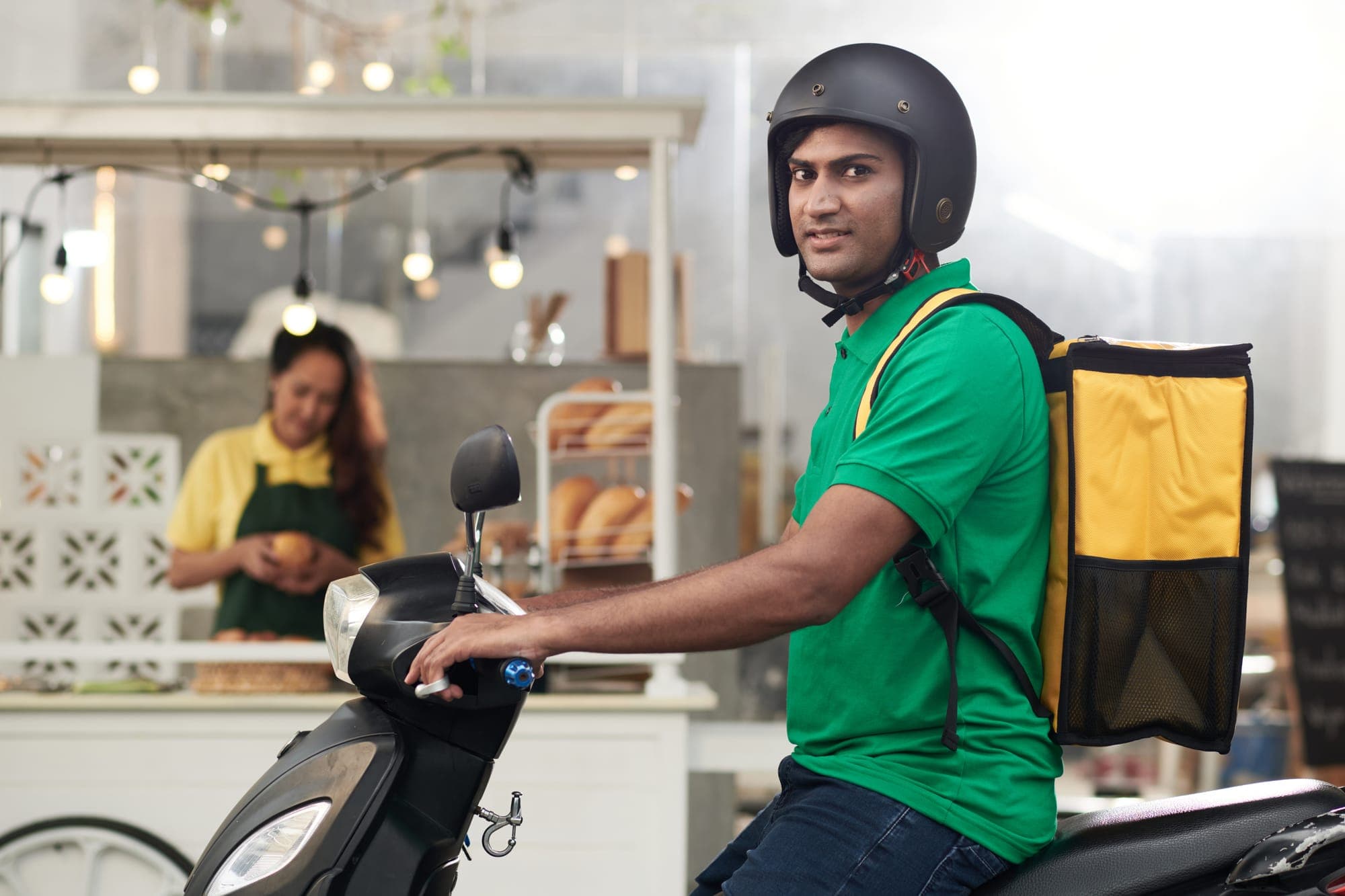 Meituan delivery rider — China's low-commission strategy enters Brazil