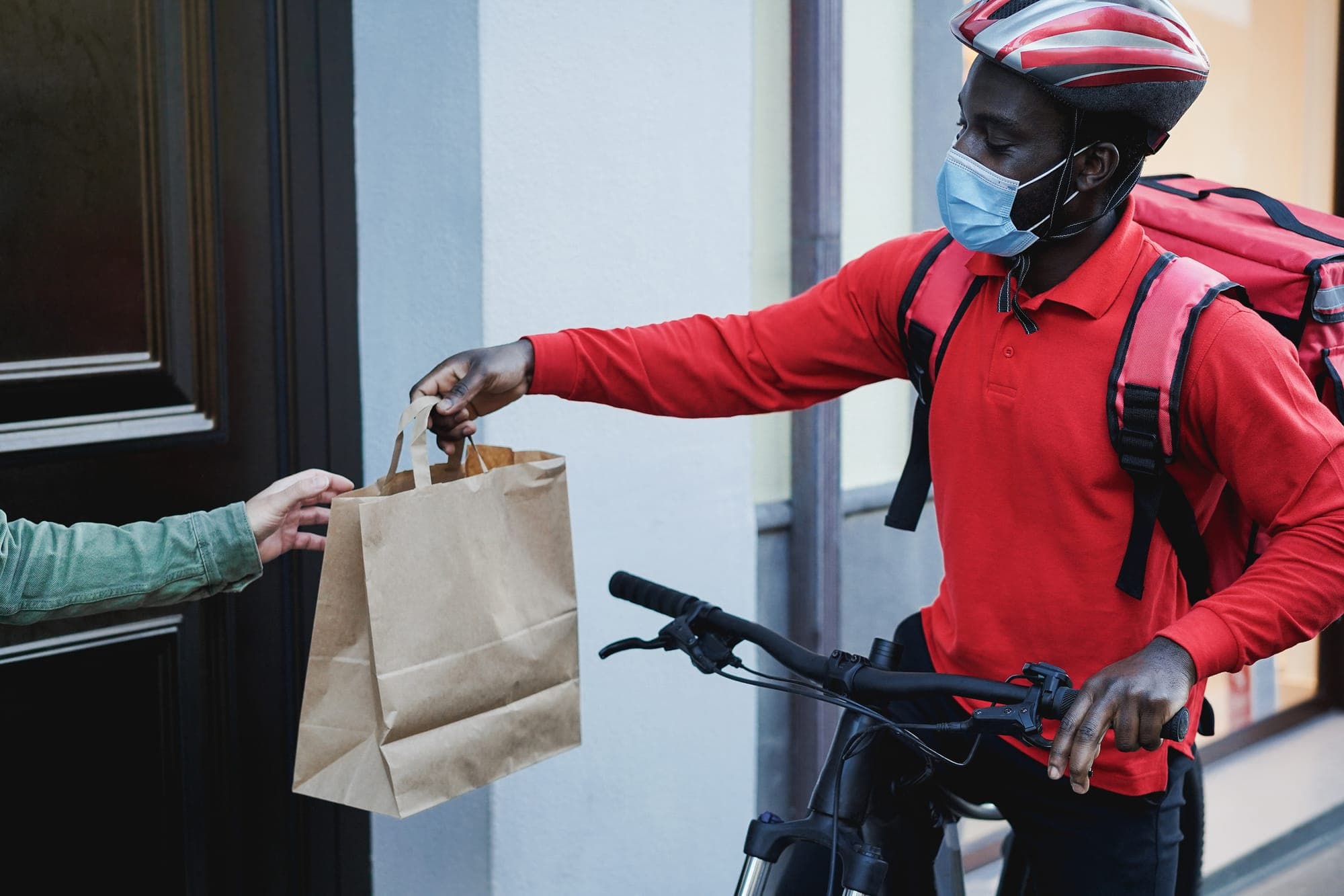 Brazil food delivery — 214M consumers and growing demand